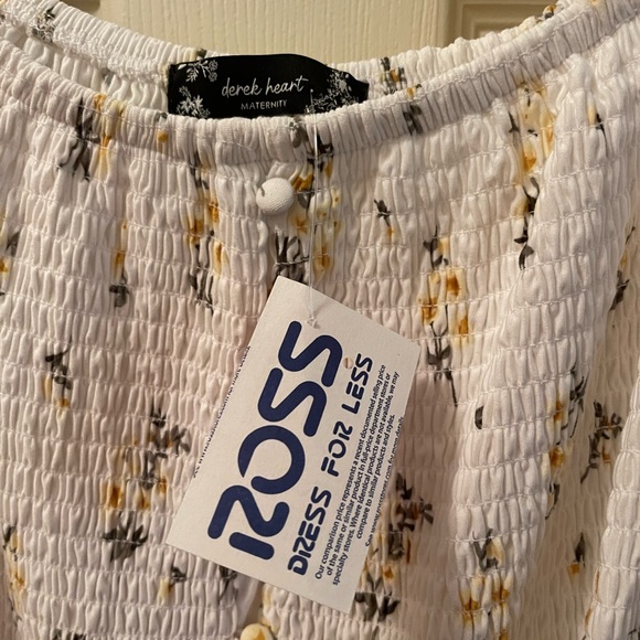 NWT size 1x Derek Heart maternity white smocked yellow flower top cap sleeves - Picture 5 of 5